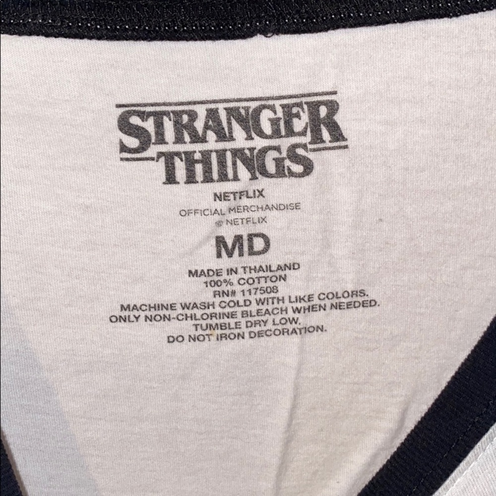 Stranger Things T-Shirt - Picture 3 of 4